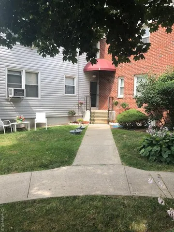 $175,900 | 14 Stokes Road, Unit 2B, Yonkers, NY 10710