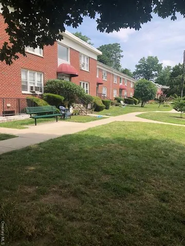 $175,900 | 14 Stokes Road, Unit 2B, Yonkers, NY 10710