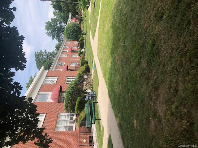 14 Stokes Road, Unit 2B Yonkers, NY 10710 - Photo 9 of 12