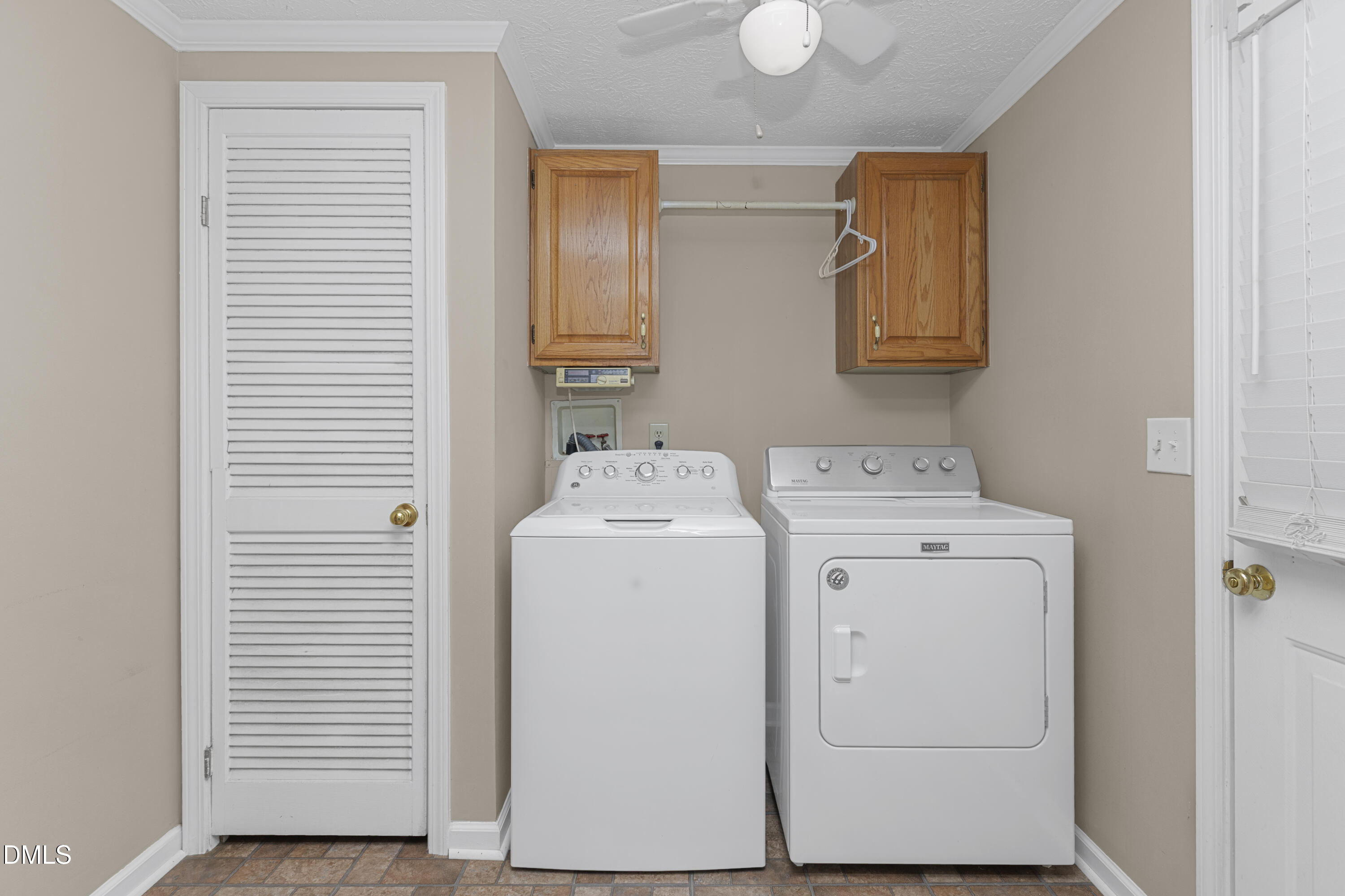 199 Iris Bryant Road Erwin, NC 28339 - Photo 9 of 33 a utility room with dryer and washer