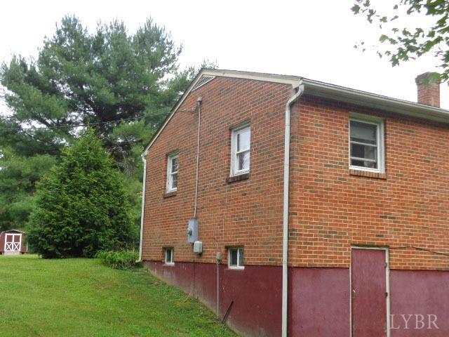 70 Cedar Bottom Road Natural Bridge Station, VA 24579 - Photo 3 of 14 right side