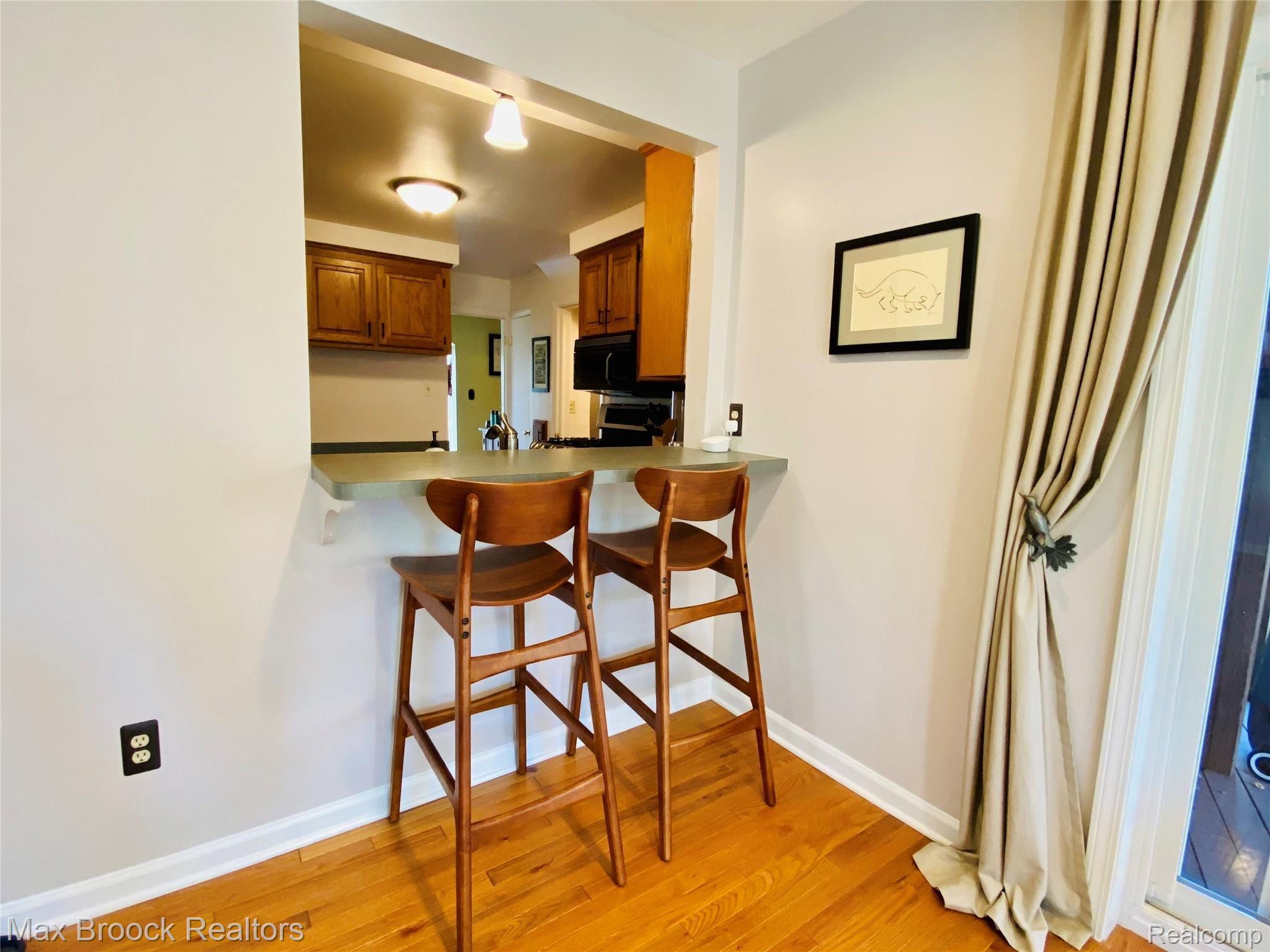 2633 Trafford Road Royal Oak, MI 48073 - Photo 10 of 40 10.jpg