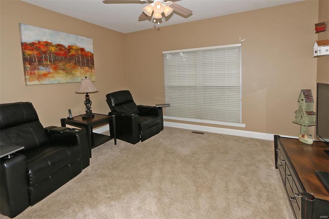 6058 Kerth Road St. Louis, MO 63128 - Photo 19 of 41