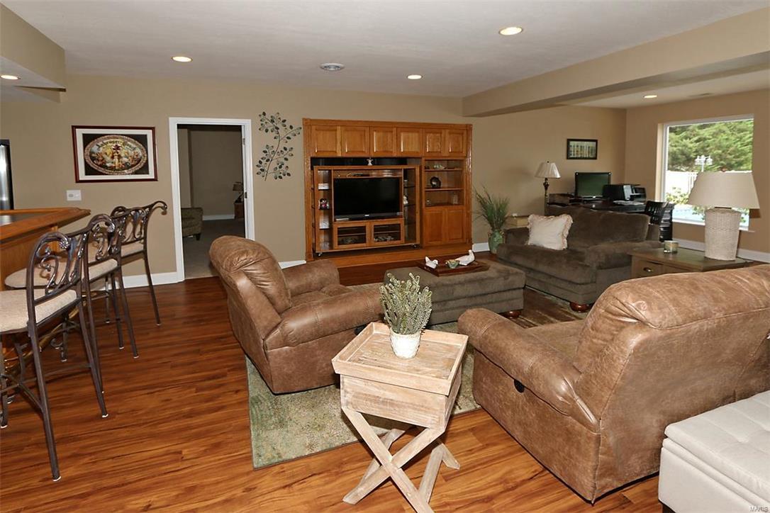 6058 Kerth Road St. Louis, MO 63128 - Photo 26 of 41