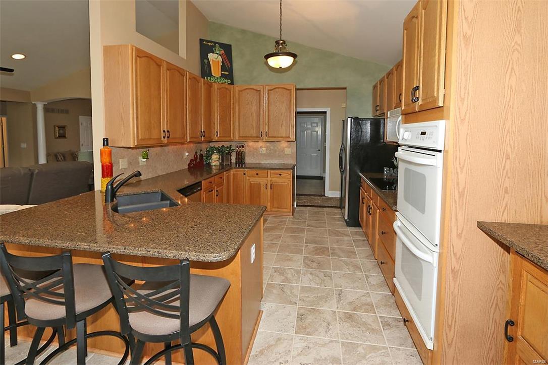 6058 Kerth Road St. Louis, MO 63128 - Photo 10 of 41