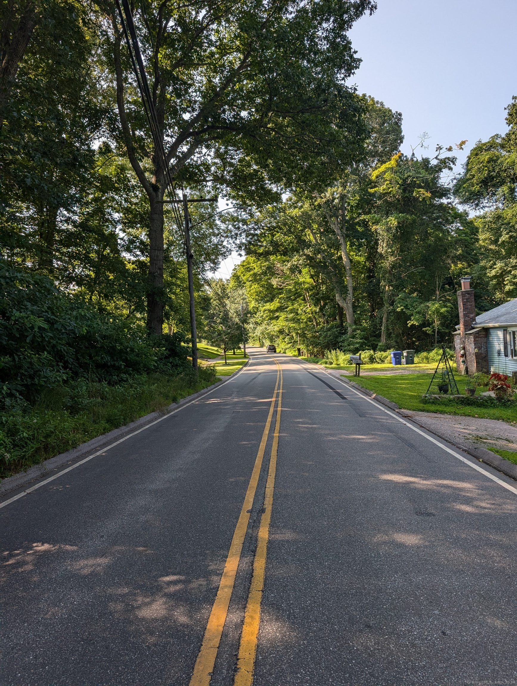 518 Noank Ledyard Road Groton, CT 06355 - Photo 4 of 5 Facing South from driveway