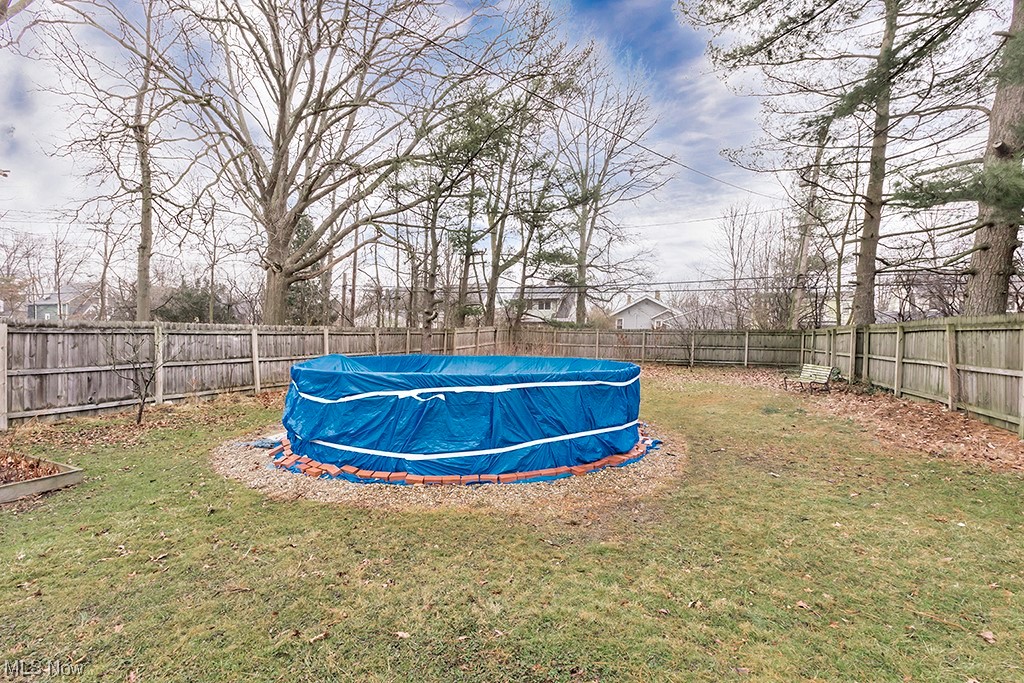 2435 Kingston Road Cleveland, OH 44118 - Photo 5 of 50 pool can stay or go