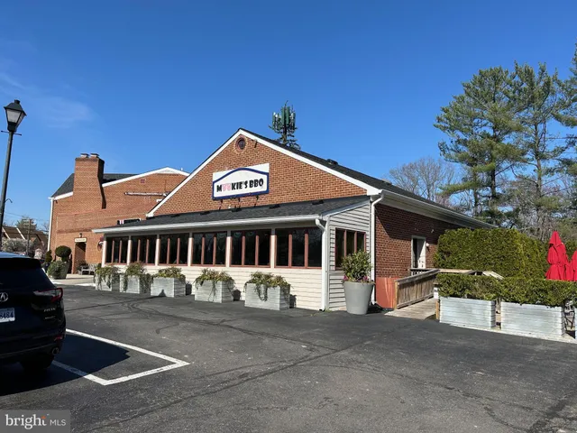 $1,950,000 | 1000 Manning Street, Great Falls, VA 22066