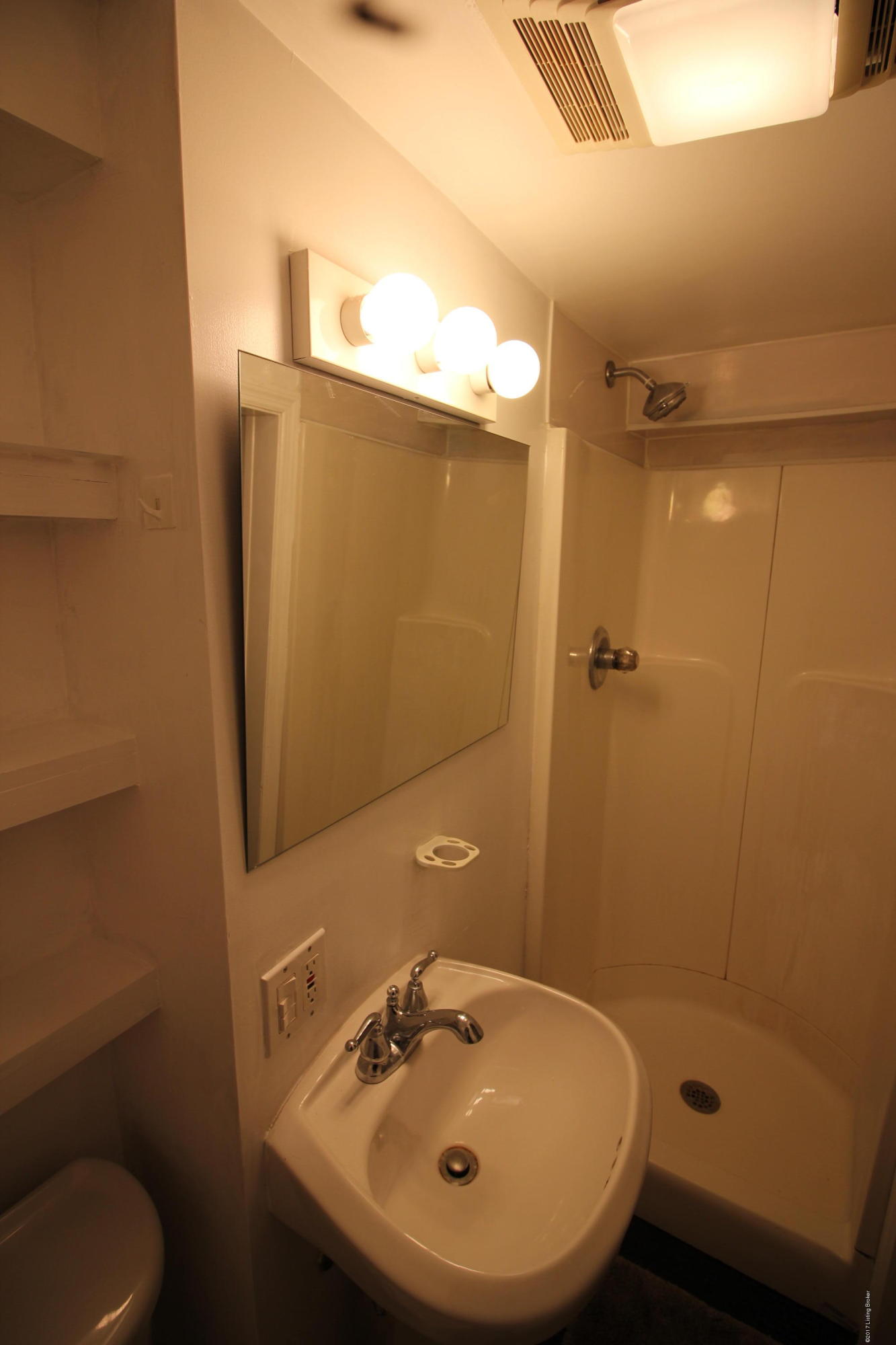 5603 Maryman Road Louisville, KY 40258 - Photo 34 of 40 Downstairs Bath 4