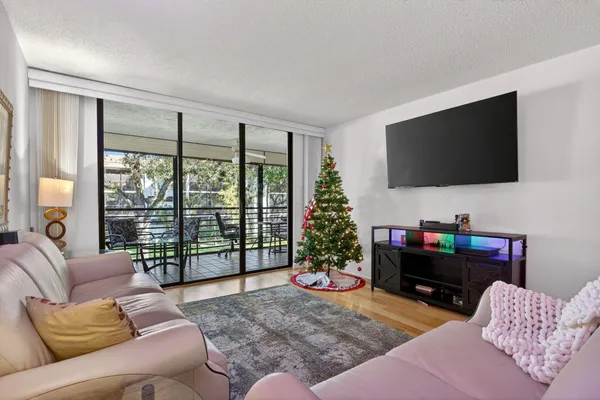 $220,000 | 7547 Northwest 79th Avenue, Unit 212, Tamarac, FL 33321