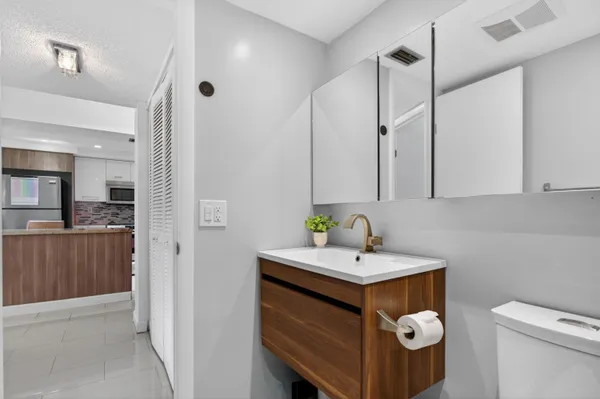 $220,000 | 7547 Northwest 79th Avenue, Unit 212, Tamarac, FL 33321