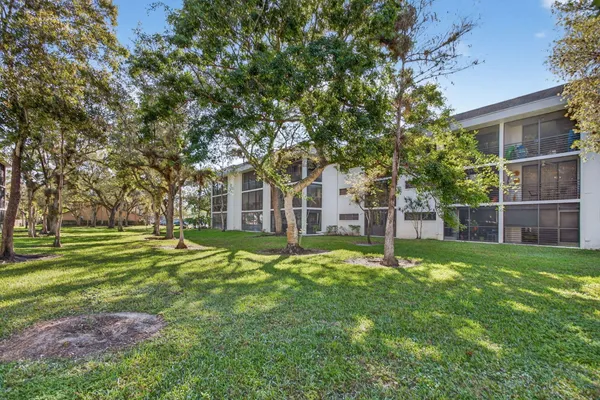 $220,000 | 7547 Northwest 79th Avenue, Unit 212, Tamarac, FL 33321