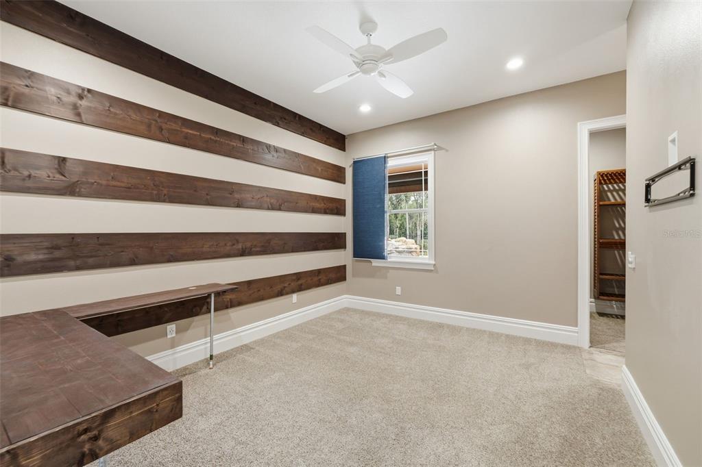 855 Southeast 87th Street Ocala, FL 34480 - Photo 40 of 79 a view of an empty room with a window