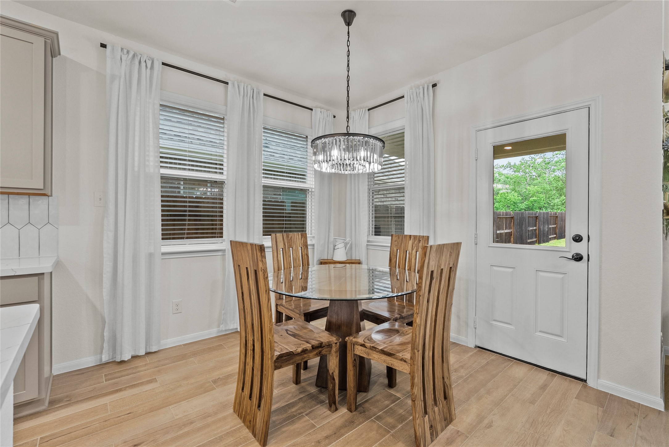 2727 Bisbee Road League City, TX 77573 - Photo 15 of 47 Breakfast nook