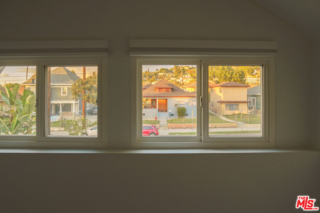 3210 Manitou Avenue Los Angeles, CA 90031 - Photo 23 of 26 a view of an empty room and window
