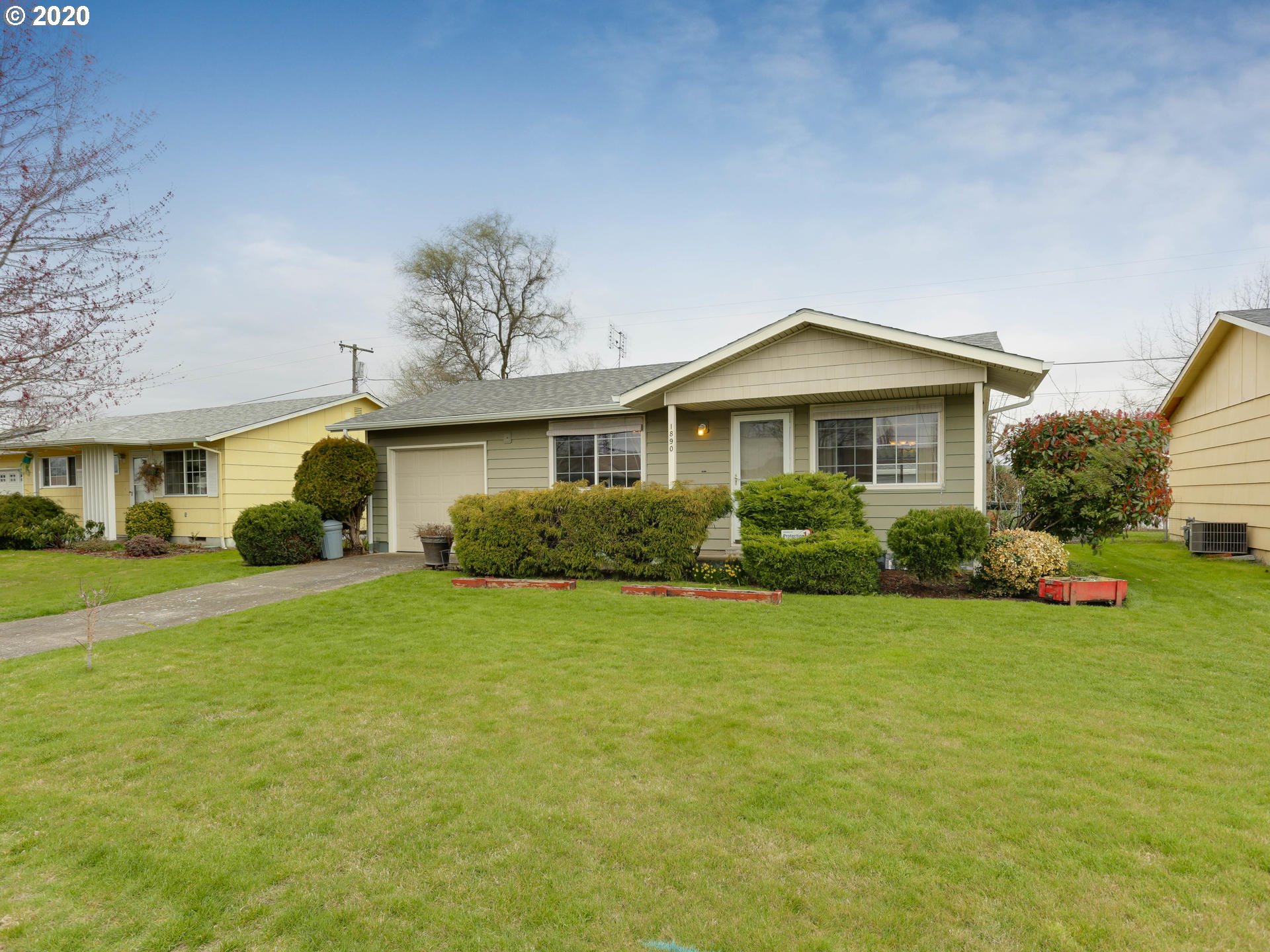 1890 Thompson Road Woodburn, OR 97071 - Photo 2 of 23 Gallery Image 2