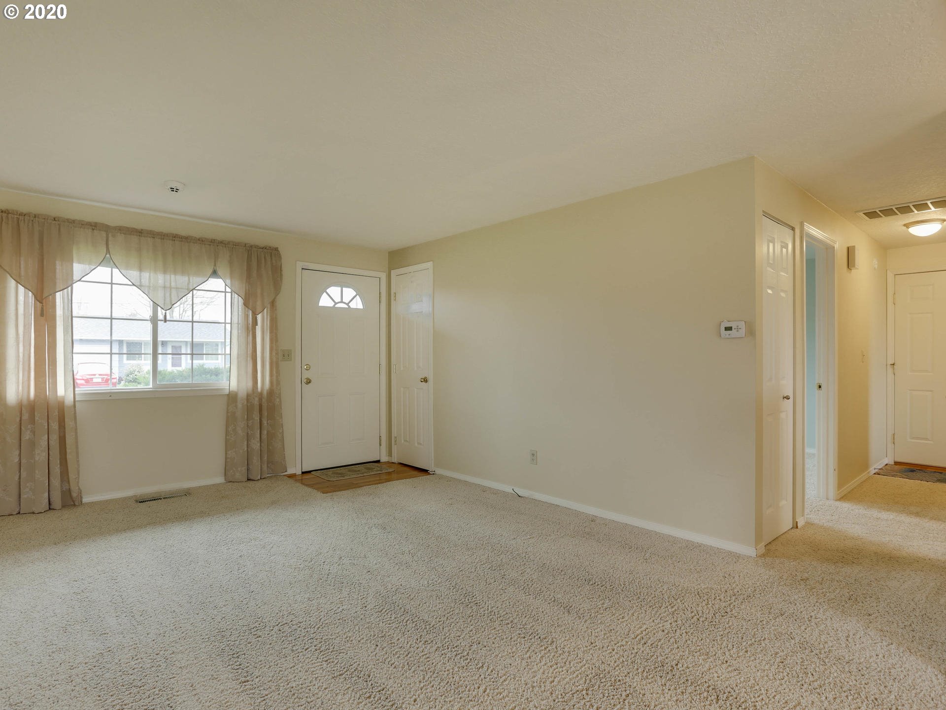 1890 Thompson Road Woodburn, OR 97071 - Photo 6 of 23 Gallery Image 6