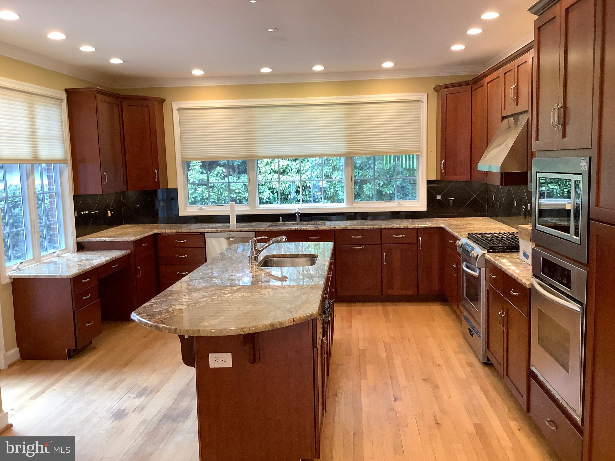 6100 Gloster Road Bethesda, MD 20816 - Photo 7 of 13 Kitche
