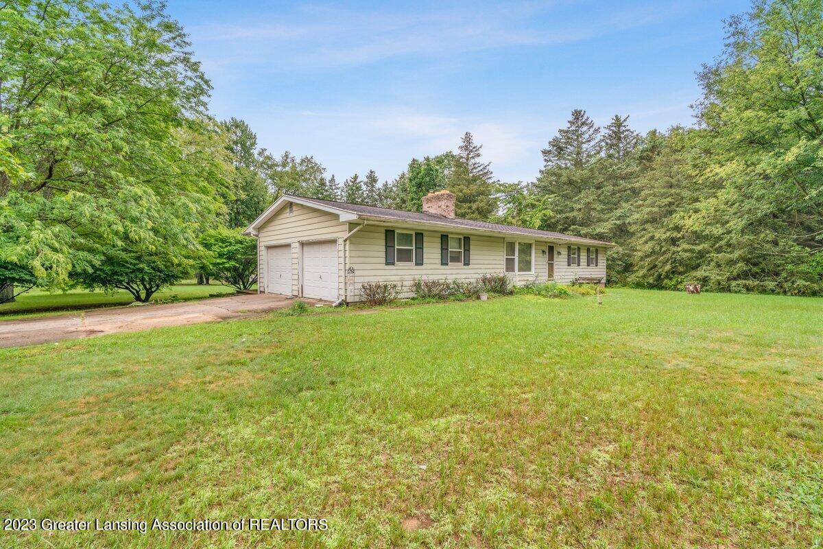 175 Shoesmith Road Haslett, MI 48840 - Photo 3 of 45 Front