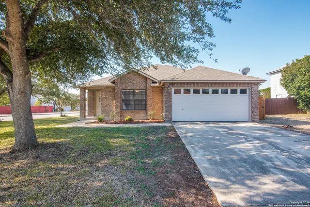 $1,695 | 1078 Stone Trail, New Braunfels, TX 78130