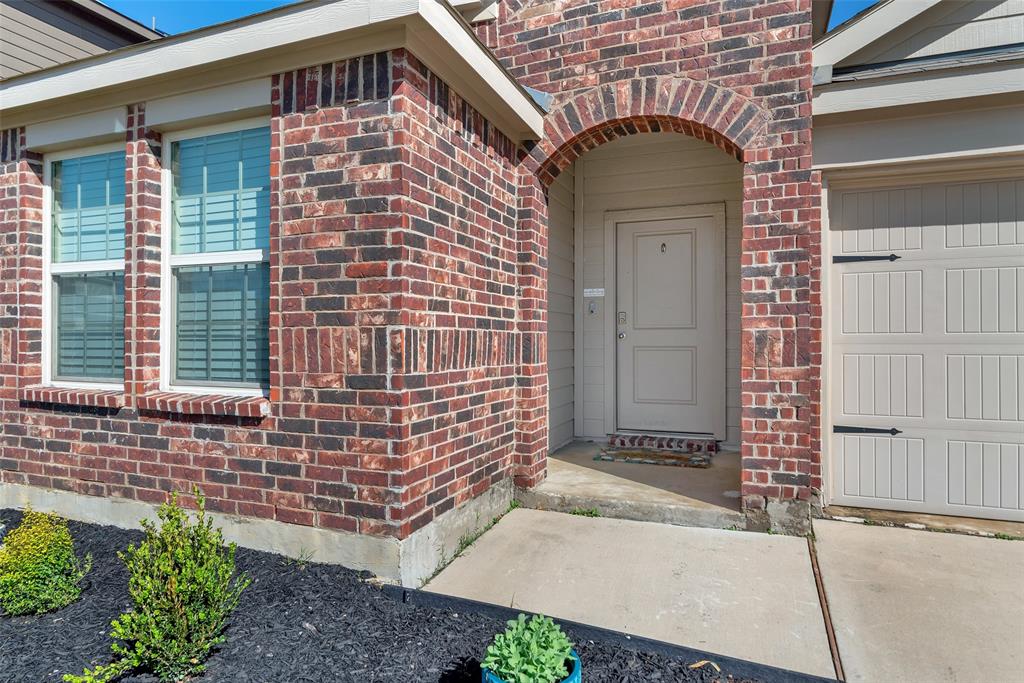 400 Evers Way Denton, TX 76207 - Photo 2 of 21