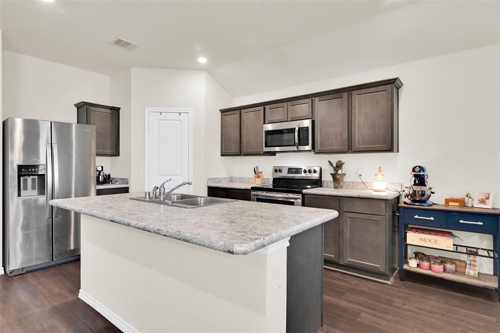 400 Evers Way Denton, TX 76207 - Photo 9 of 21