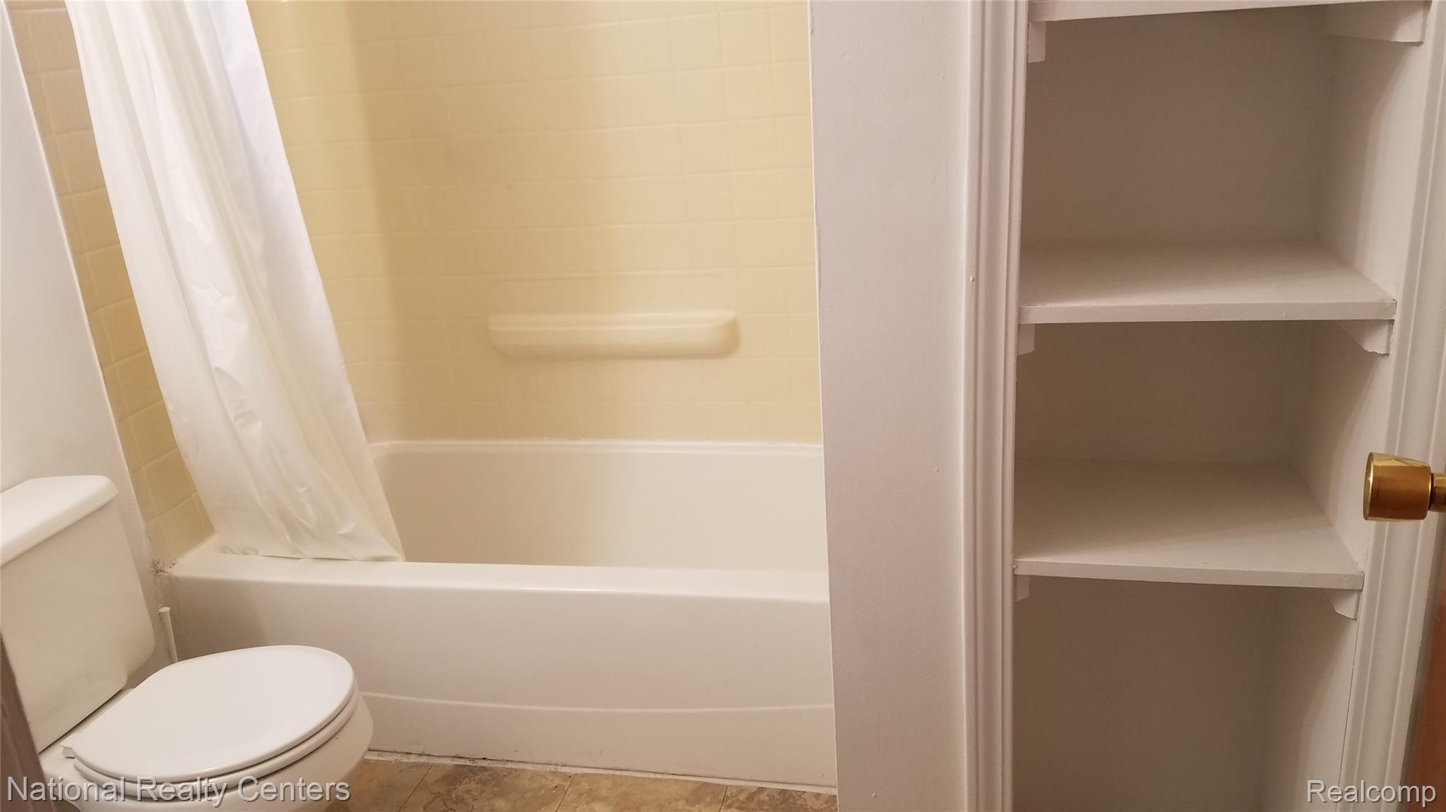 11295 Stark Road Livonia, MI 48150 - Photo 5 of 17 20210125_154720.jpg
