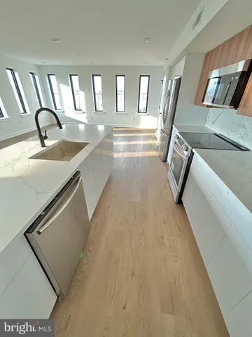 $2,200 | 642 Moore Street, Unit 3, Philadelphia, PA 19148