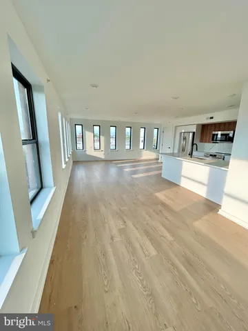 $2,200 | 642 Moore Street, Unit 3, Philadelphia, PA 19148