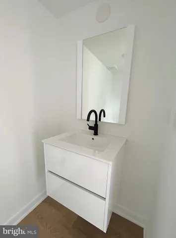 $2,200 | 642 Moore Street, Unit 3, Philadelphia, PA 19148