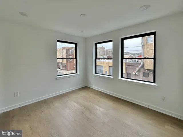 $2,200 | 642 Moore Street, Unit 3, Philadelphia, PA 19148