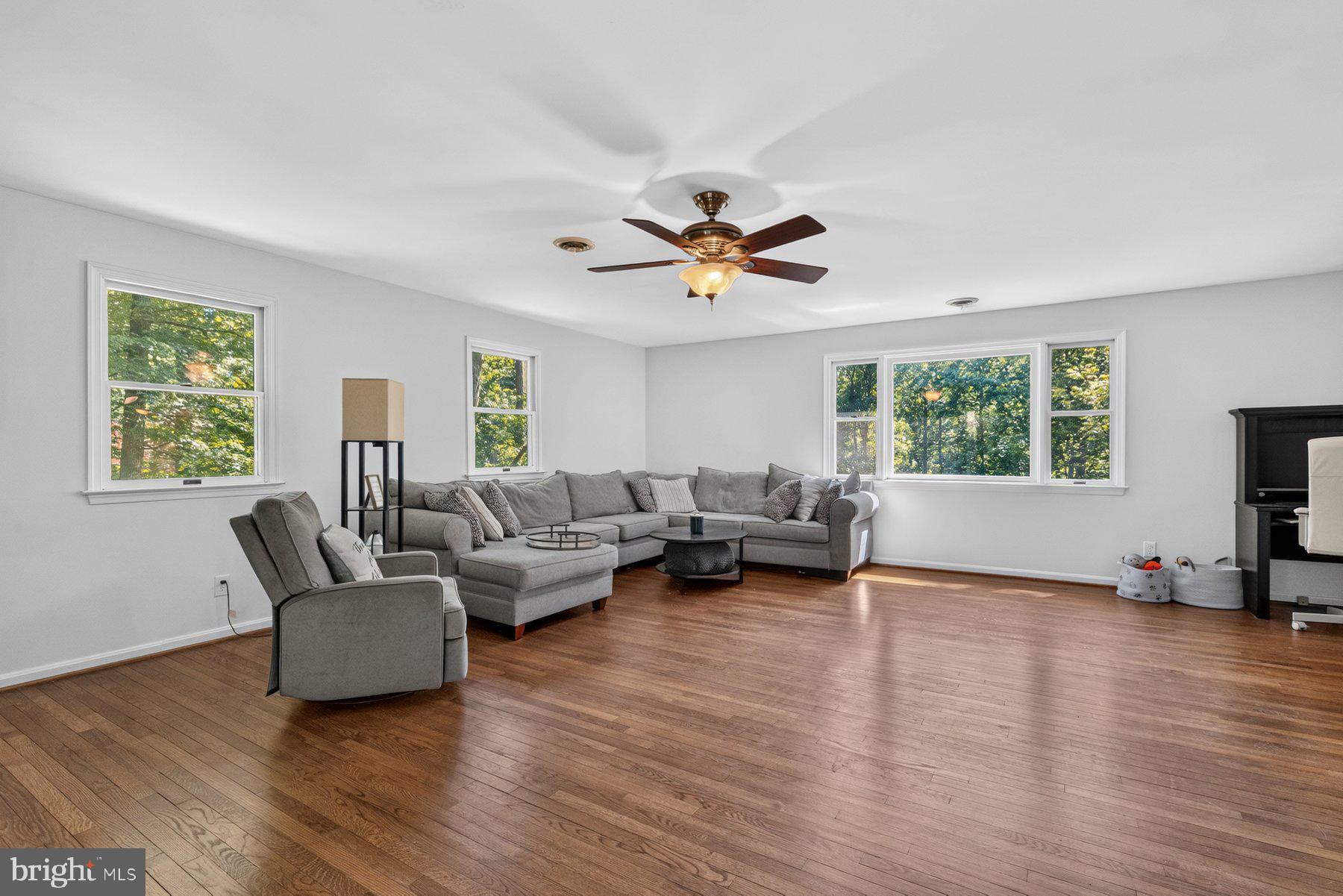 415 Dutrow Road Westminster, MD 21157 - Photo 6 of 40 Gallery Image 6