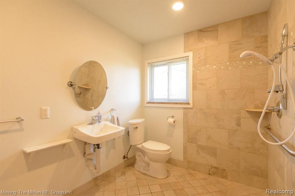 3 Waynewood Court Dearborn, MI 48124 - Photo 21 of 53