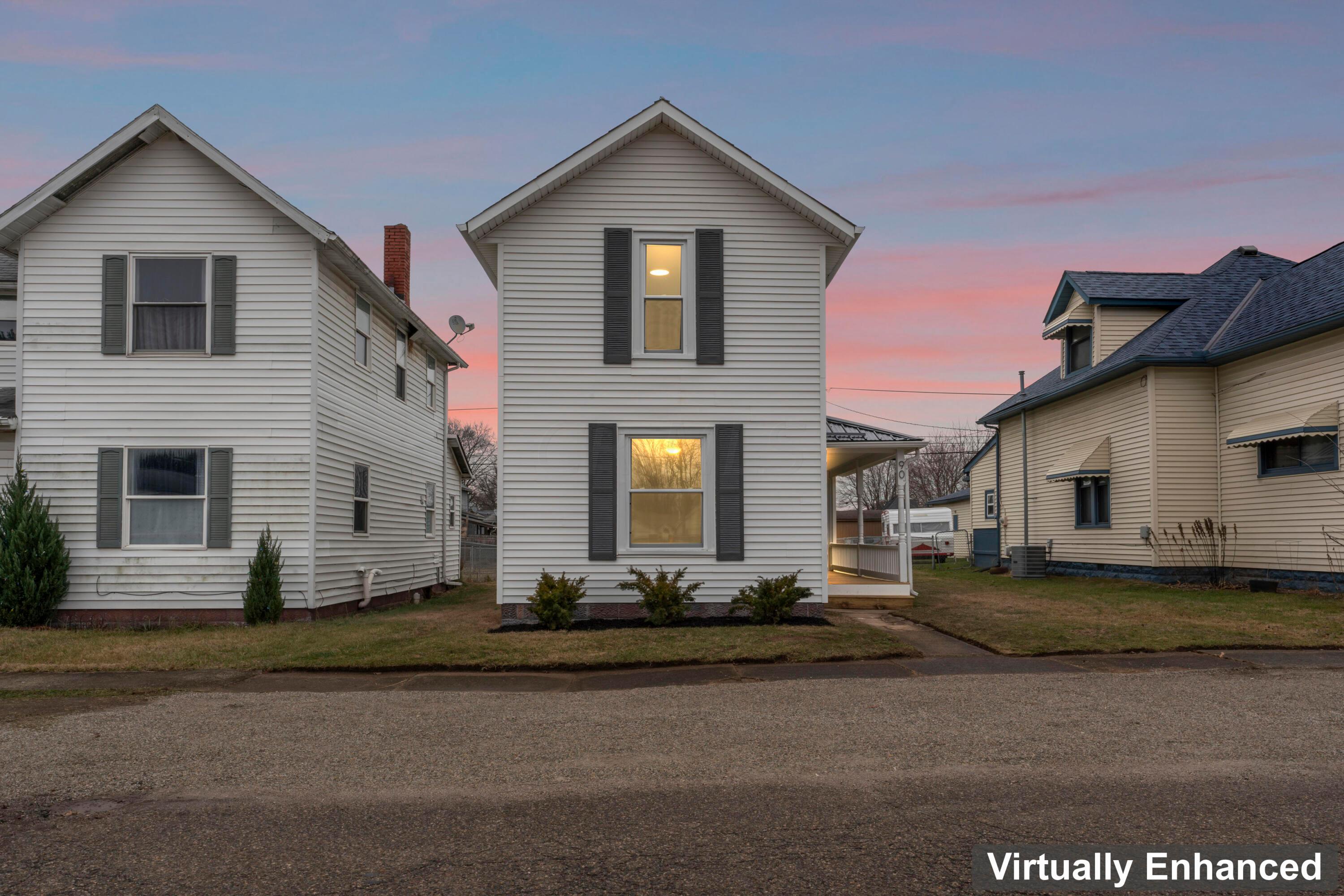 90 Roe Avenue Newark, OH 43055 - Photo 23 of 32 Front at Night