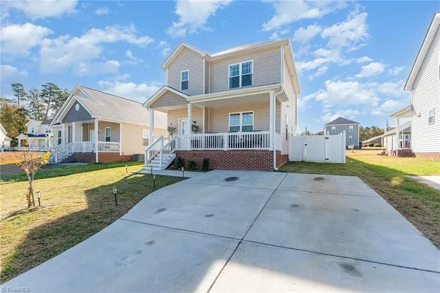 $260,000 | 1514 Kingsway Drive, High Point, NC 27260