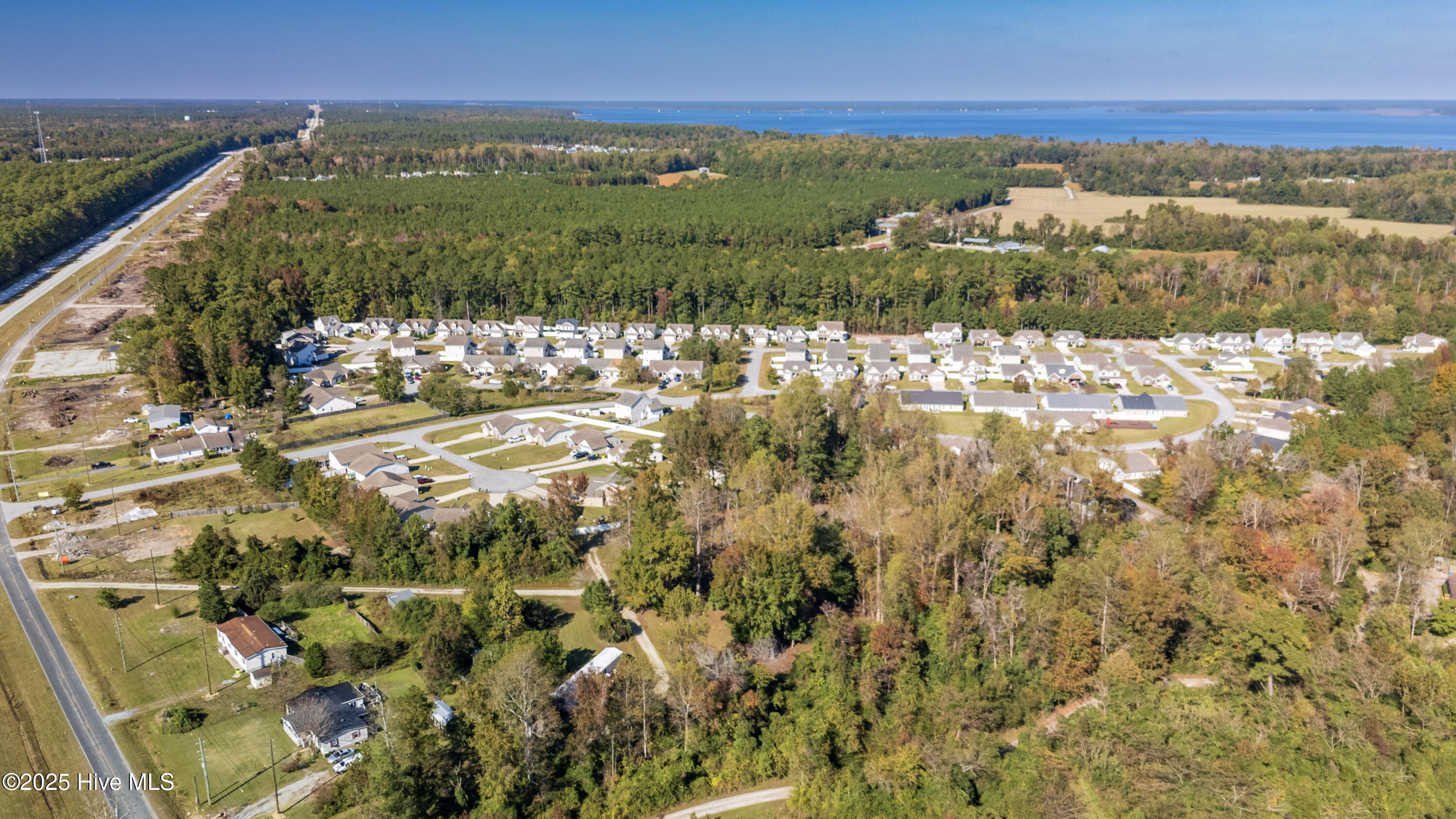 445 Peregrine Ridge Drive New Bern, NC 28560 - Photo 14 of 19 7-DJI_20251101140953_0012_D-HDR