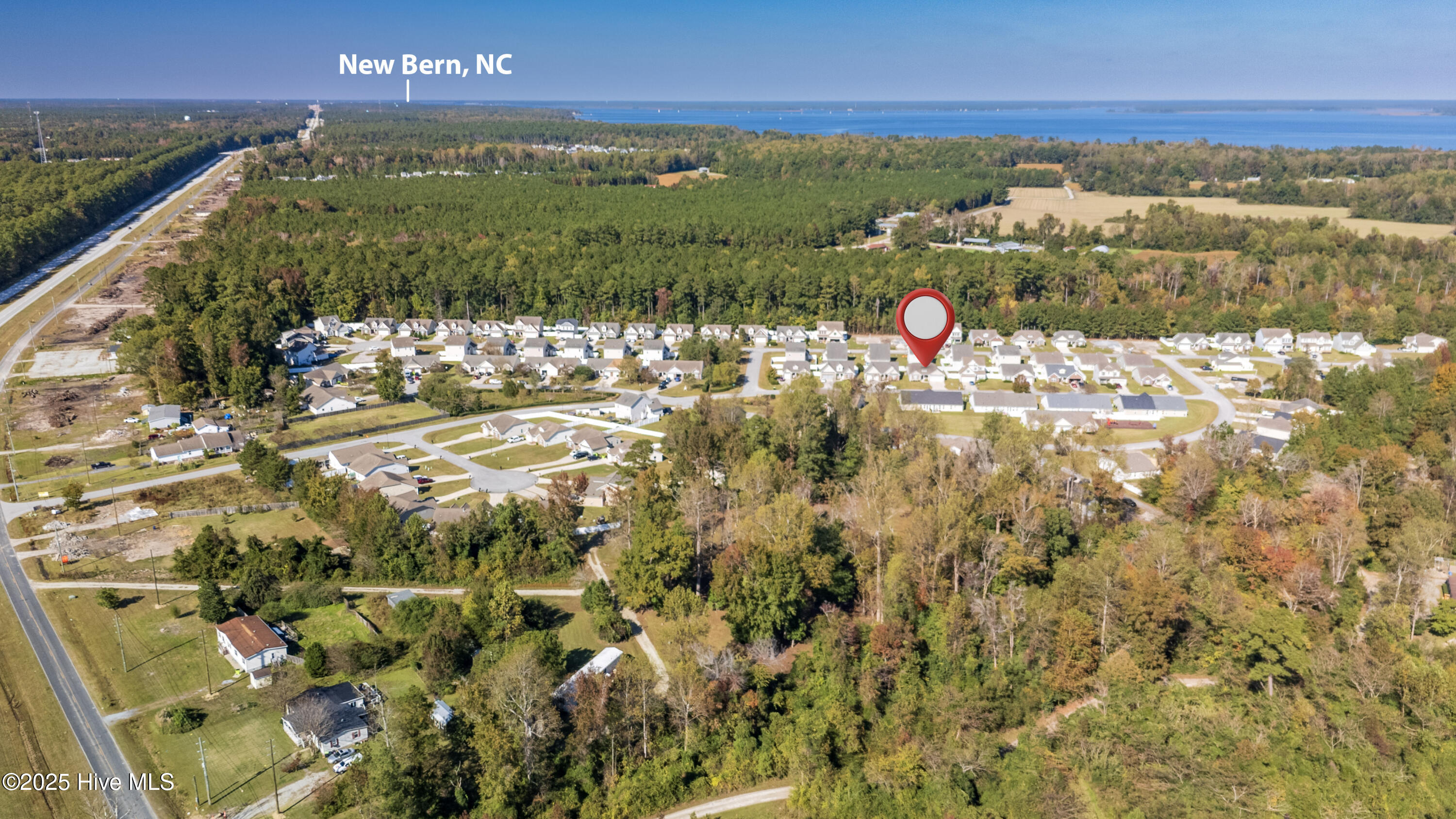 445 Peregrine Ridge Drive New Bern, NC 28560 - Photo 33 of 39 8-DJI_20251101140953_0012_D-HDR-Edit