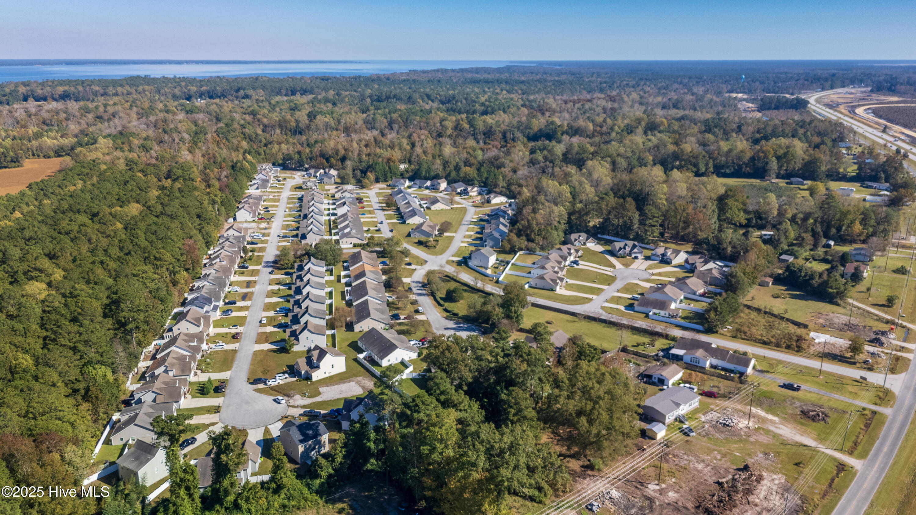 445 Peregrine Ridge Drive New Bern, NC 28560 - Photo 37 of 39 4-DJI_20251101140653_0006_D-HDR