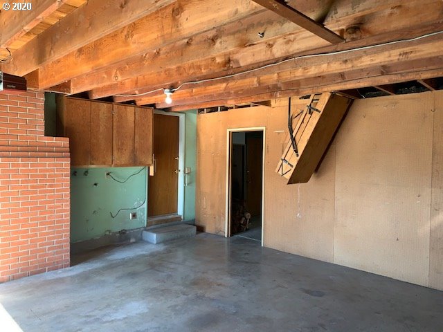 4044 Jasper Road Springfield, OR 97478 - Photo 13 of 15
