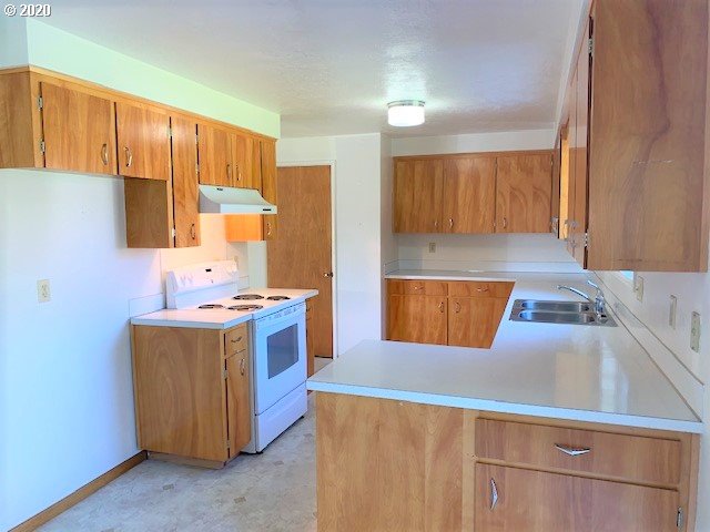 4044 Jasper Road Springfield, OR 97478 - Photo 3 of 15