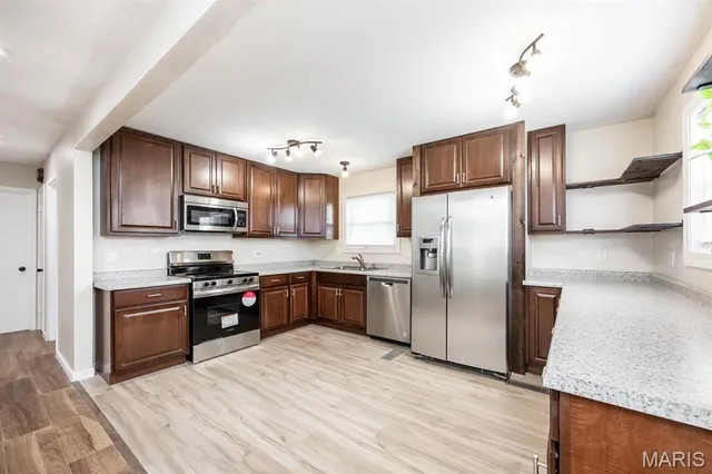 $199,999 | 2309 South 6th Street, Fayetteville, IL 62258