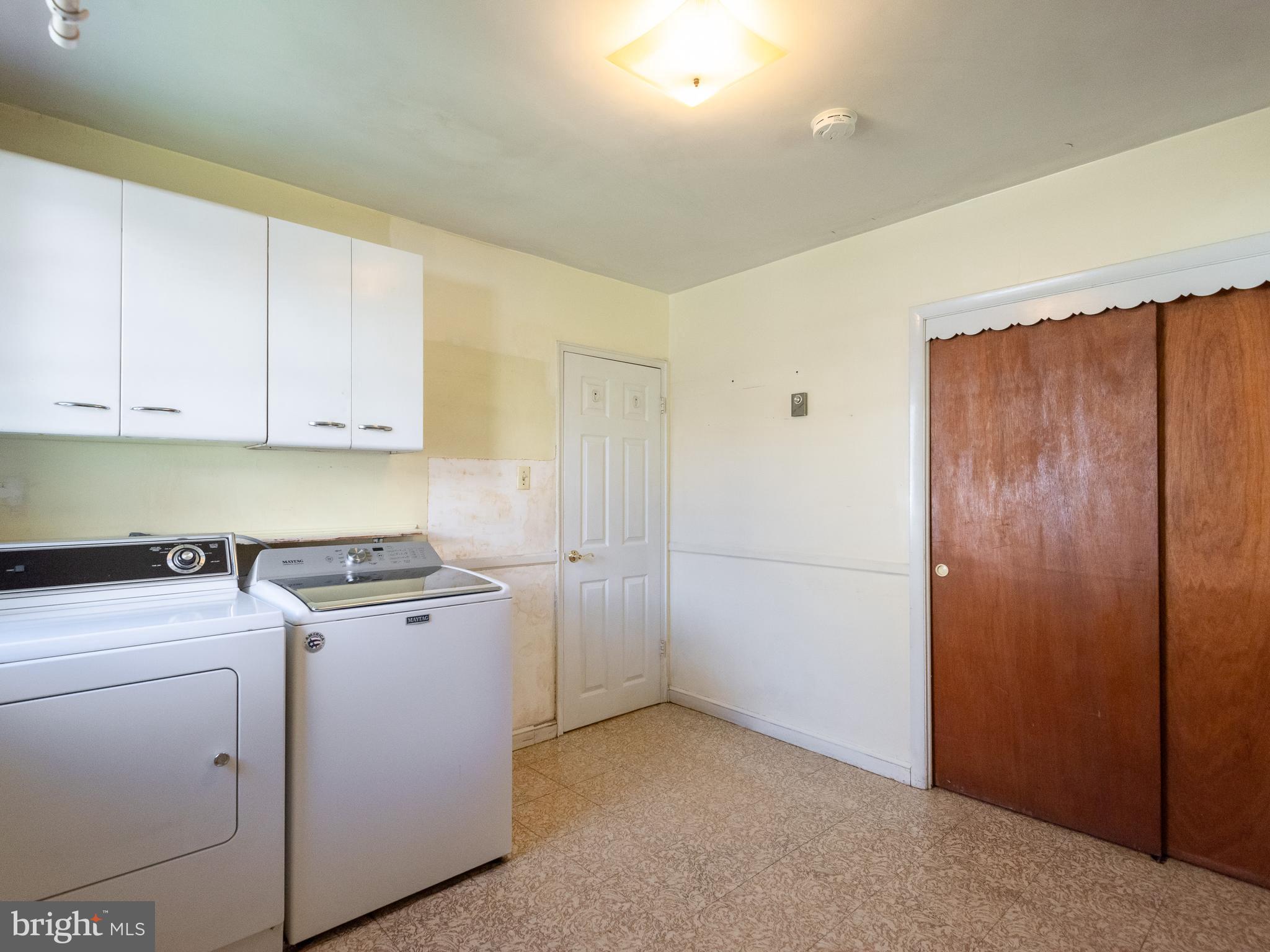 9818 Woodfern Road Philadelphia, PA 19115 - Photo 17 of 37 Main Level Laundry/Drop Zone