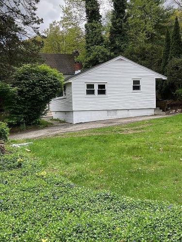 213 Mamanasco Road Ridgefield, CT 06877 - Photo 2 of 7