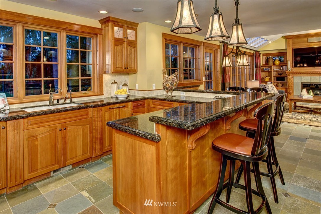 848 Evergreen Point Road Medina, WA 98039 - Photo 14 of 25