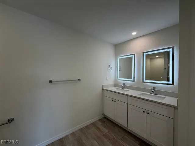 $1,995 | 1018 Vogiantzis Parkway, Cape Coral, FL 33909