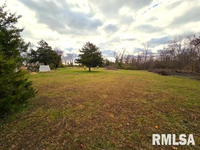 $27,500 | 155 East 4th Street, Bonnie, IL 62816