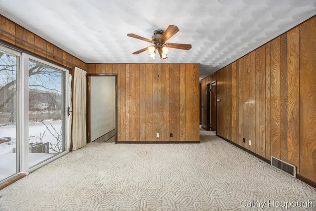 $340,000 | 250 Meadowlane Drive, Portland, MI 48875