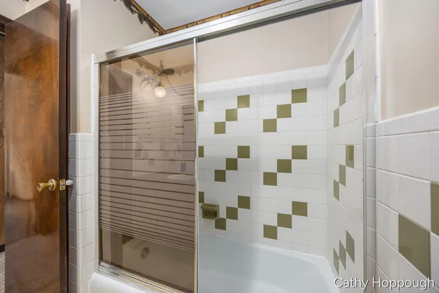 $340,000 | 250 Meadowlane Drive, Portland, MI 48875