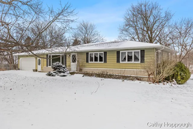 $340,000 | 250 Meadowlane Drive, Portland, MI 48875