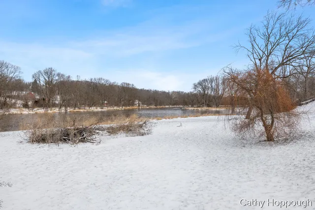 $340,000 | 250 Meadowlane Drive, Portland, MI 48875